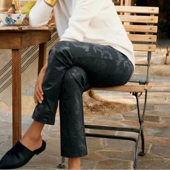 SOFT SURROUNDINGS Black Twilight Floral Pants Size XS(2/4) Thick Pull-On Casual - Picture 11 of 11